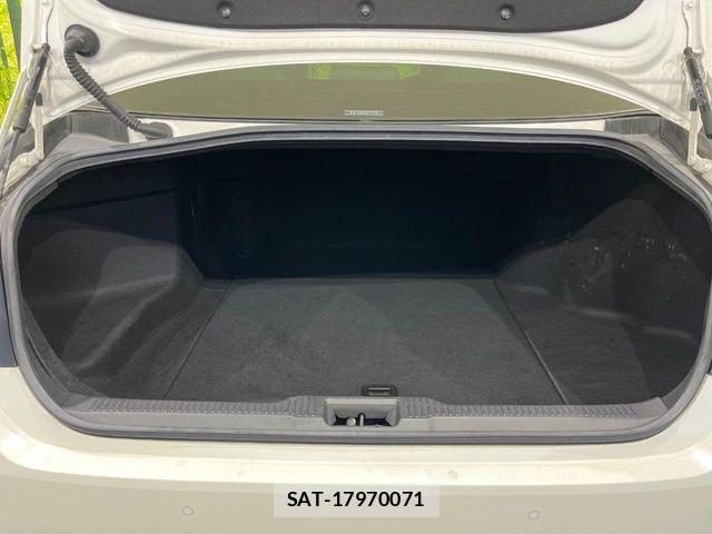 Toyota CROWN SEDAN 2018-09 8879281-9