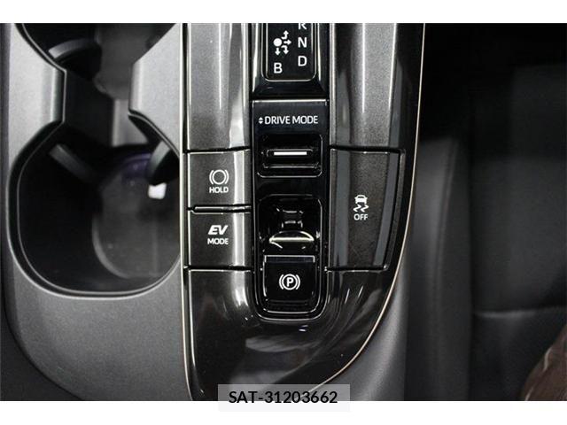 Toyota CROWN 2024-03 1219815-18