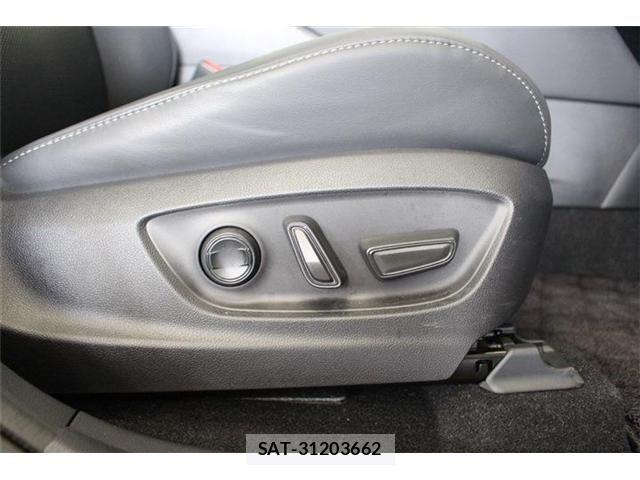 Toyota CROWN 2024-03 1219815-25