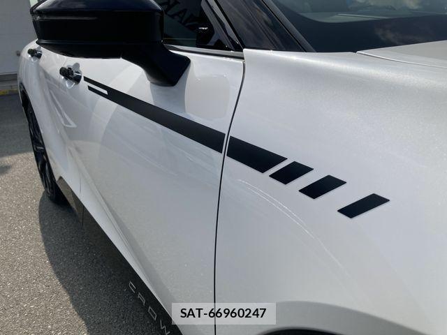 Toyota CROWN 2024-11 1256167-8
