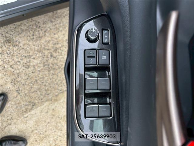 Toyota CROWN 2024-02 1308965-15