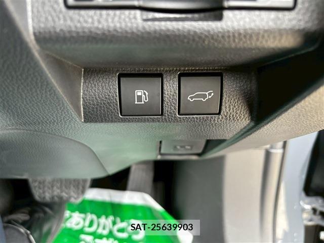 Toyota CROWN 2024-02 1308965-22