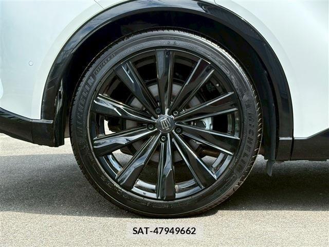 Toyota CROWN 2024-04 1330252-10