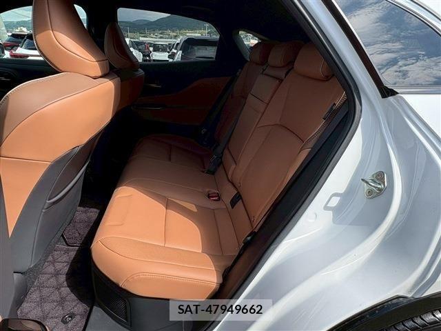 Toyota CROWN 2024-04 1330252-15
