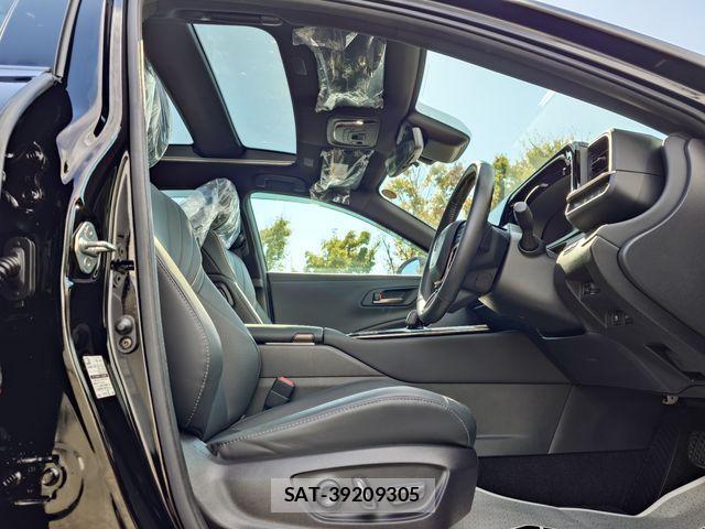 Toyota CROWN 2024-07 1366072-9