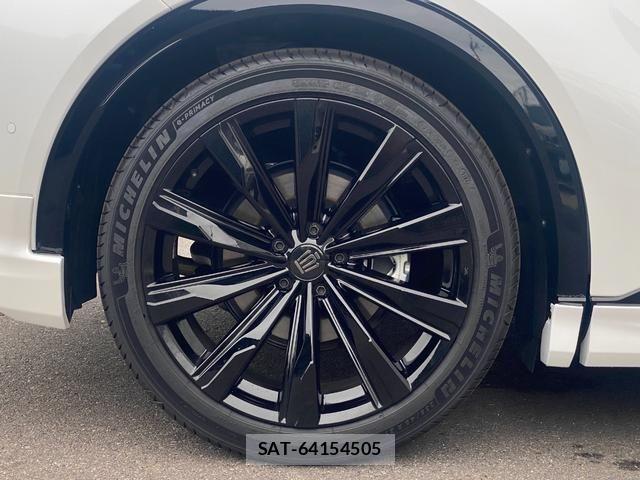 Toyota CROWN 2023-11 1823501-11