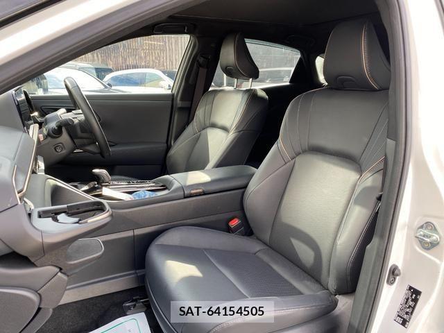 Toyota CROWN 2023-11 1823501-17
