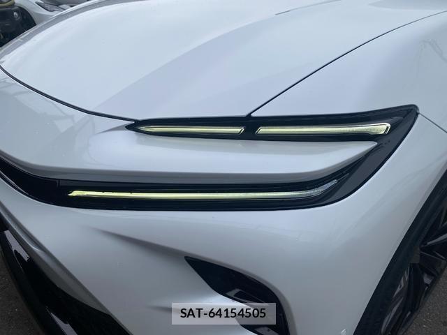 Toyota CROWN 2023-11 1823501-8