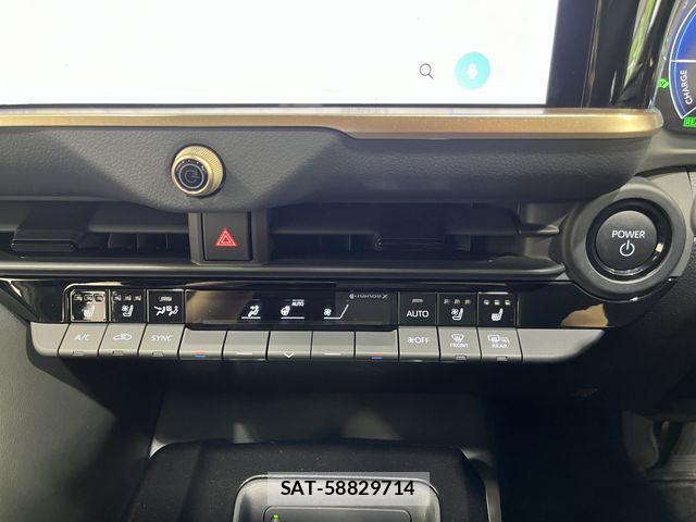 Toyota CROWN 2023-11 2317987-25