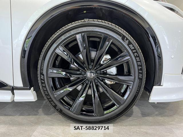 Toyota CROWN 2023-11 2317987-5