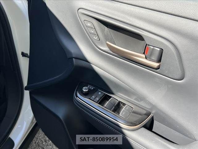 Toyota CROWN 2024-09 2828362-13