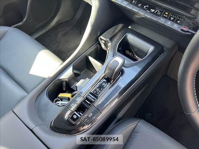 Toyota CROWN 2024-09 2828362-19
