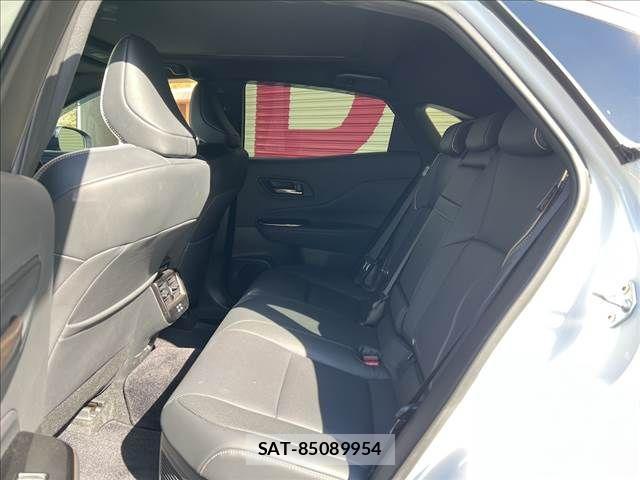 Toyota CROWN 2024-09 2828362-8