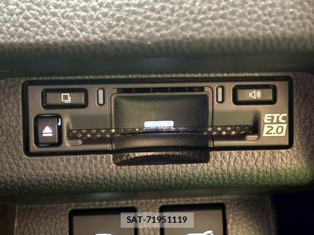 Toyota CROWN 2024-04 4138858-14