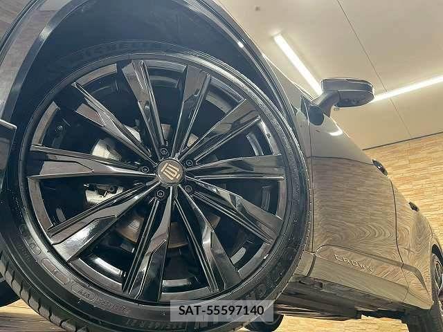 Toyota CROWN 2024-08 4420215-18
