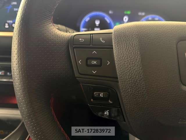 Toyota Crown Sports 2025-06 4589787-12