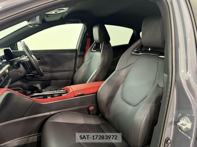 Toyota Crown Sports 2025-06 4589787-22