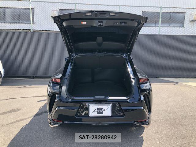 Toyota Crown Sports 2025-10 4936341-9