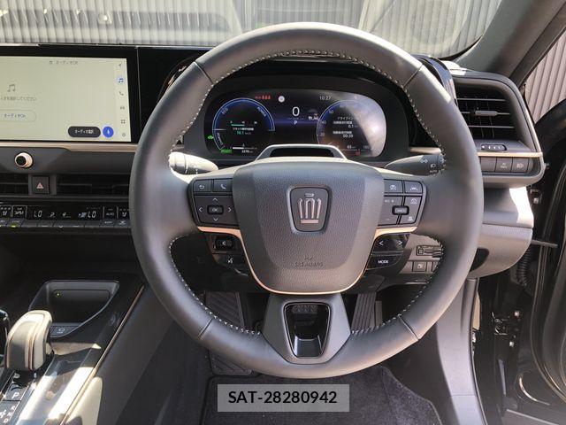 Toyota Crown Sports 2025-10 4936341-10