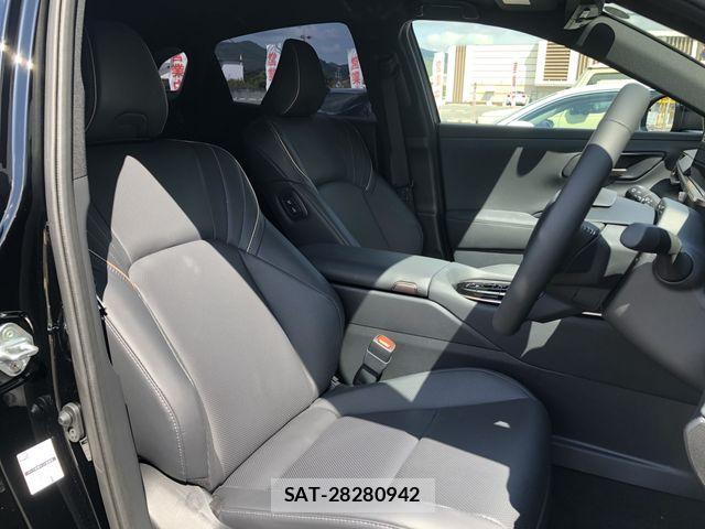Toyota Crown Sports 2025-10 4936341-12