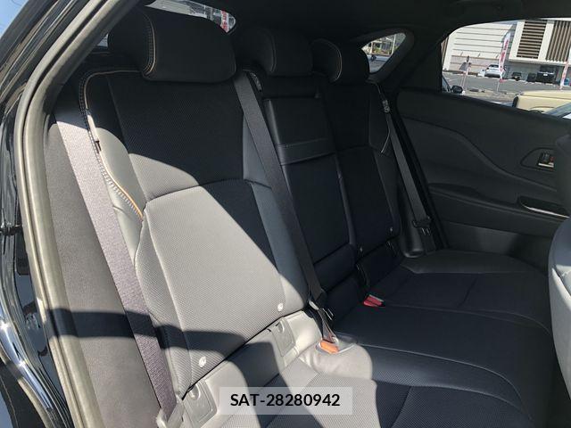 Toyota Crown Sports 2025-10 4936341-14
