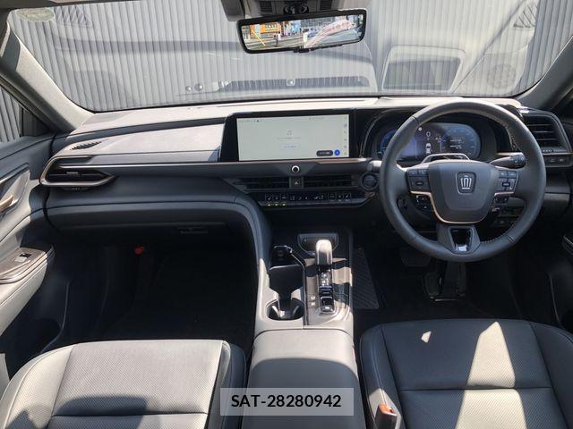 Toyota Crown Sports 2025-10 4936341-1