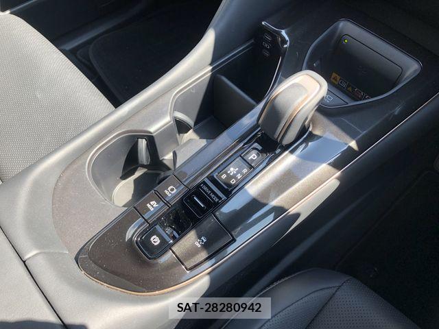 Toyota Crown Sports 2025-10 4936341-22