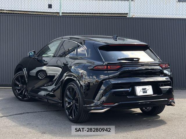 Toyota Crown Sports 2025-10 4936341-2
