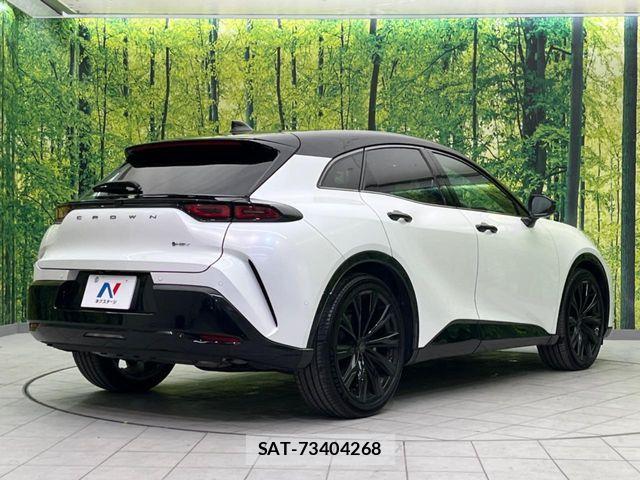 Toyota Crown Sports 2023-10 5864215-15