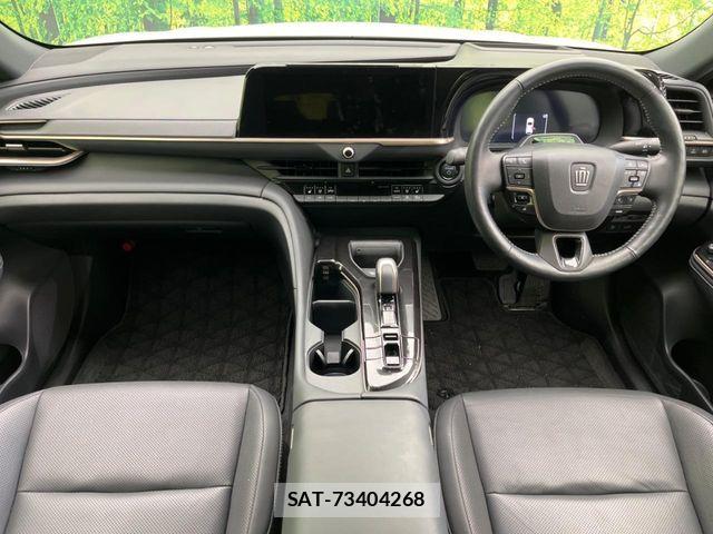 Toyota Crown Sports 2023-10 5864215-1