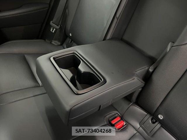 Toyota Crown Sports 2023-10 5864215-19