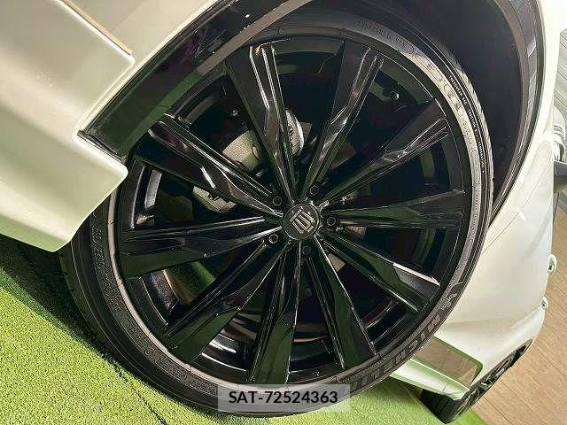Toyota Crown Sports 2024-12 5864146-11