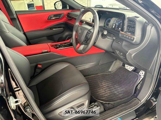 Toyota Crown Sports 2024-05 5864112-11