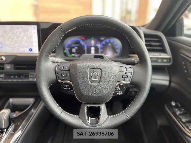 Toyota Crown Sports 2024-04 6010912-13