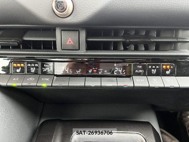 Toyota Crown Sports 2024-04 6010912-14