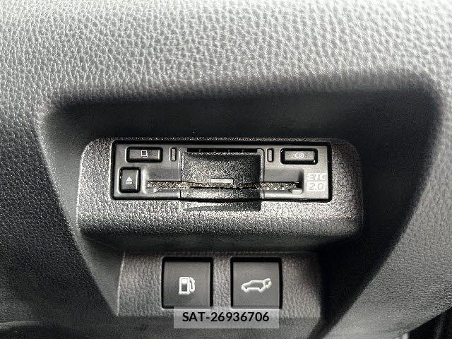 Toyota Crown Sports 2024-04 6010912-15