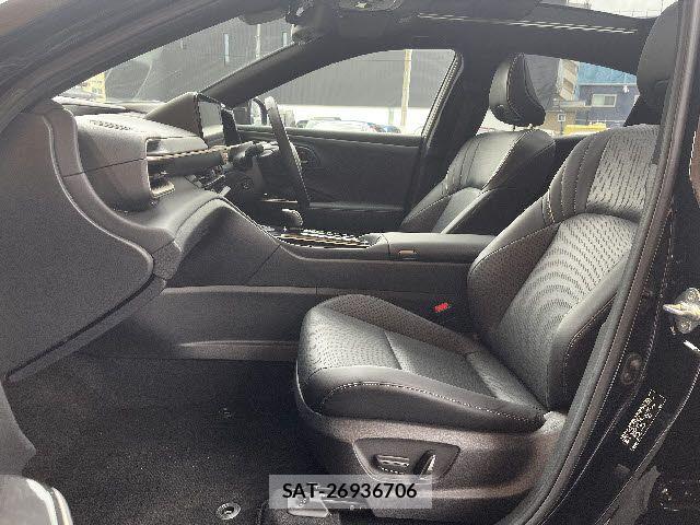 Toyota Crown Sports 2024-04 6010912-18