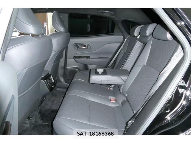 Toyota Crown Sports 2023-11 6010907-9