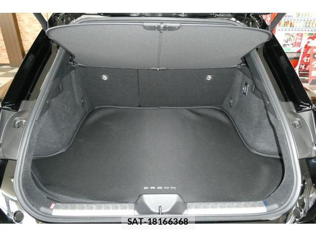 Toyota Crown Sports 2023-11 6010907-12