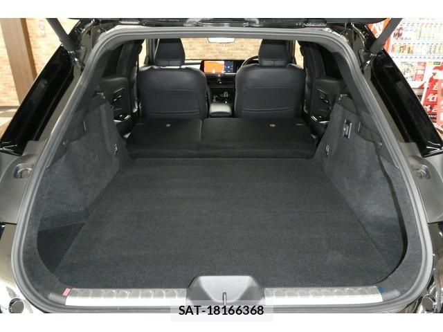 Toyota Crown Sports 2023-11 6010907-13