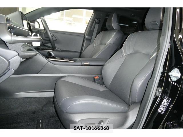 Toyota Crown Sports 2023-11 6010907-6