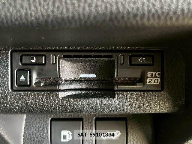 Toyota Crown Sports 2024-03 6276049-11