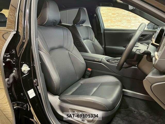 Toyota Crown Sports 2024-03 6276049-4