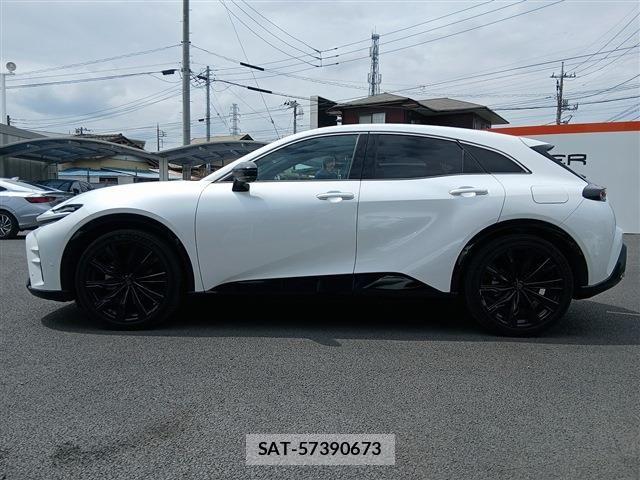 Toyota Crown Sports 2023-12 6276050-10