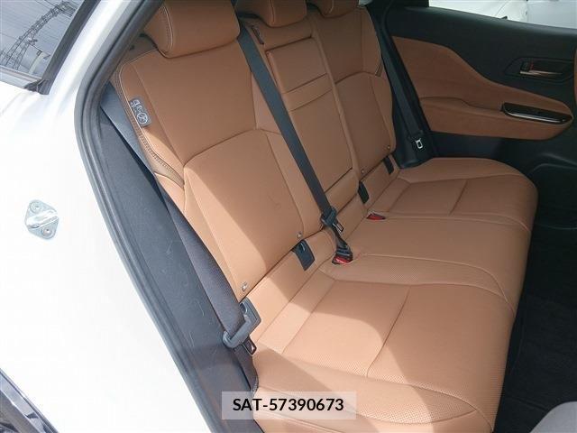Toyota Crown Sports 2023-12 6276050-15