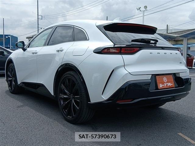 Toyota Crown Sports 2023-12 6276050-22