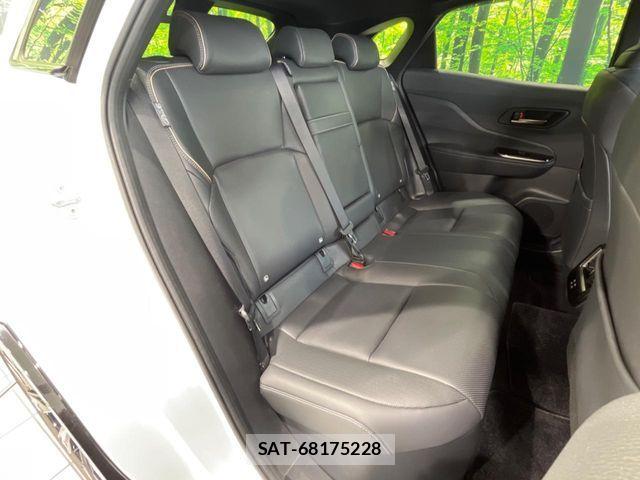 Toyota Crown Sports 2023-12 6611264-8