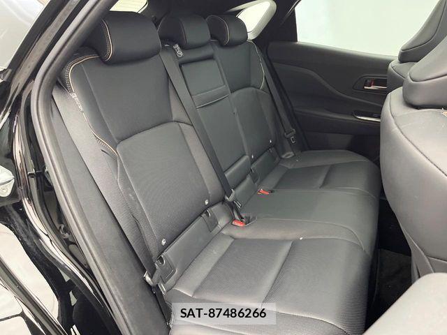 Toyota Crown Sports 2024-10 6641415-14