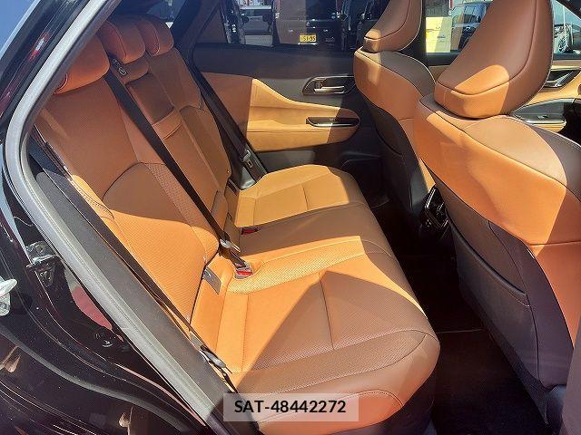 Toyota Crown Sports 2024-10 6675504-9