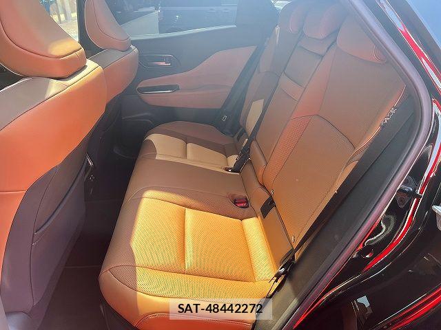 Toyota Crown Sports 2024-10 6675504-12